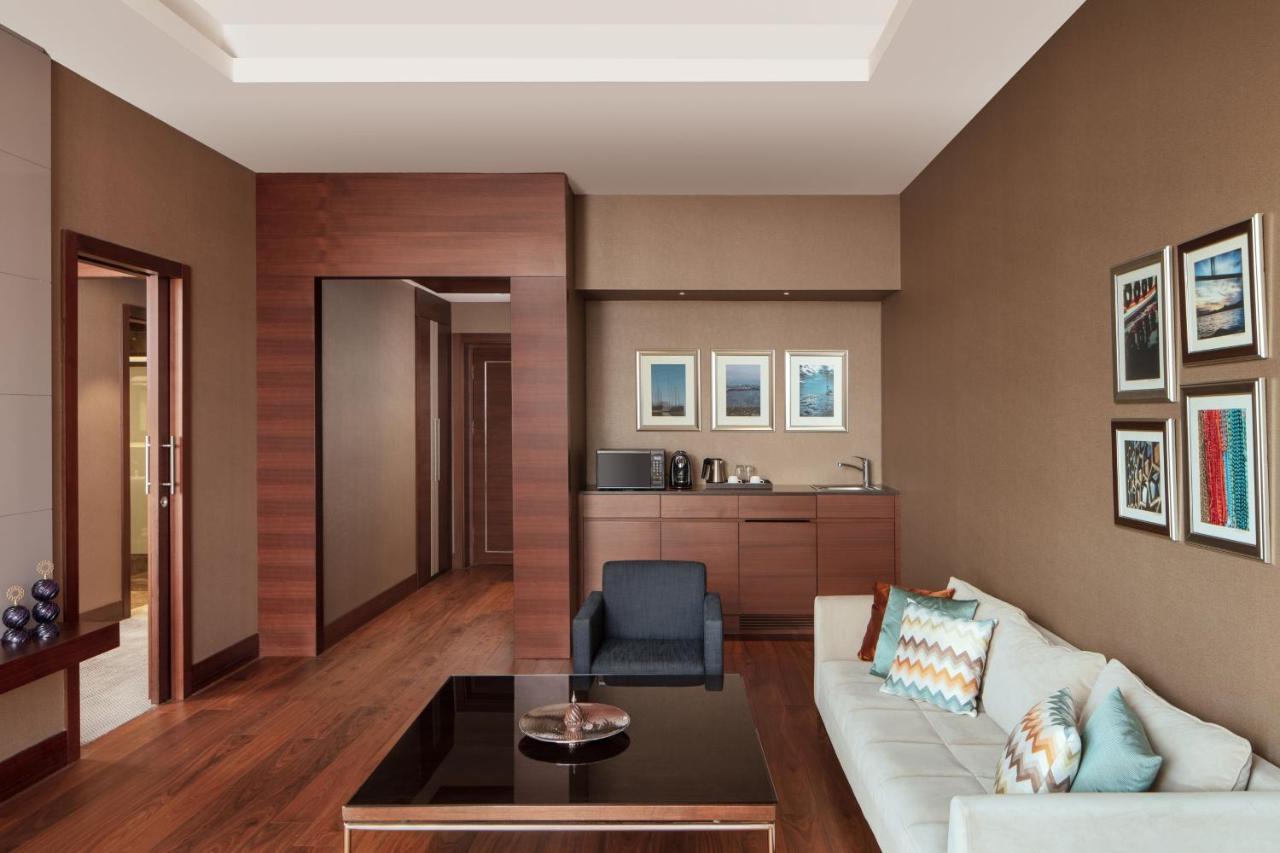 Sheraton Grand Istanbul Atasehir Bagian luar foto