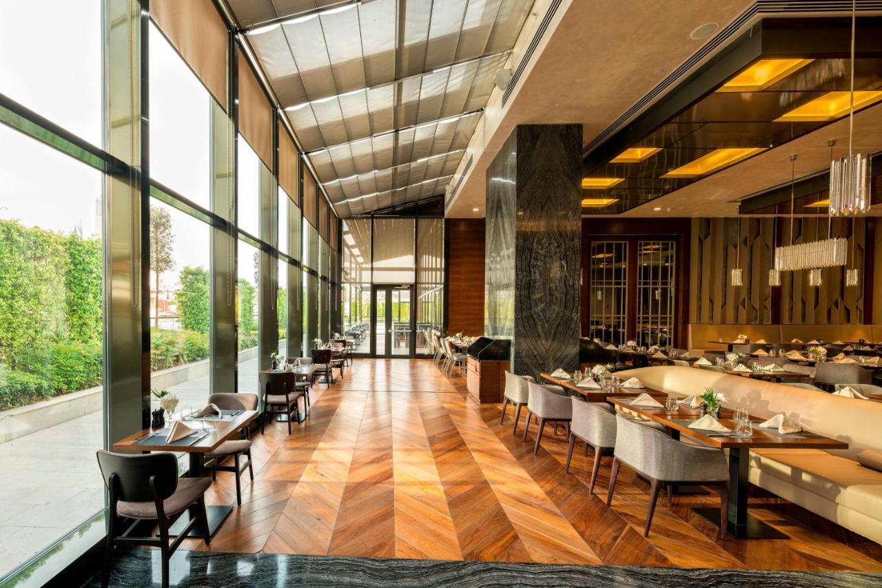 Sheraton Grand Istanbul Atasehir Bagian luar foto