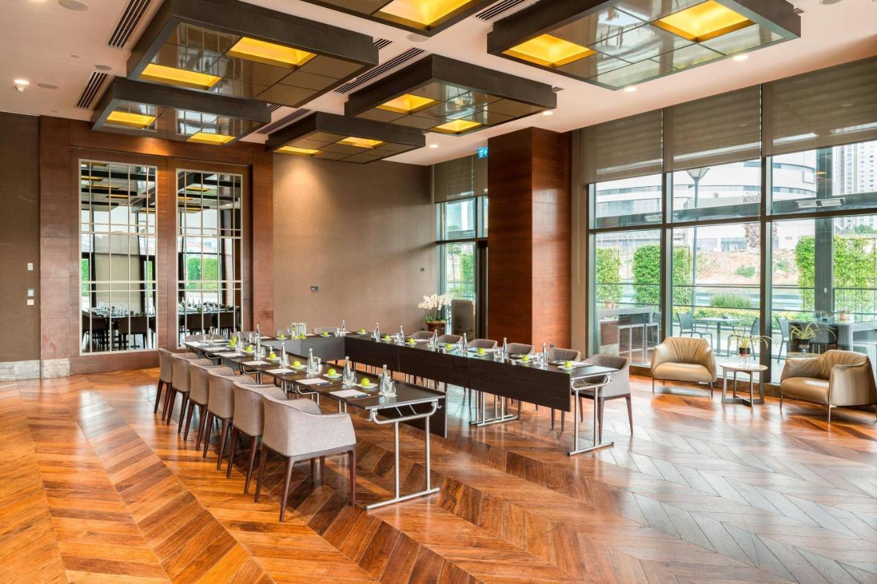 Sheraton Grand Istanbul Atasehir Bagian luar foto