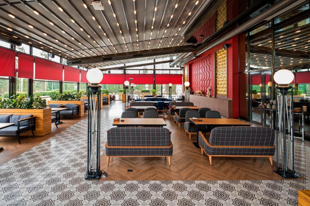 Sheraton Grand Istanbul Atasehir Bagian luar foto