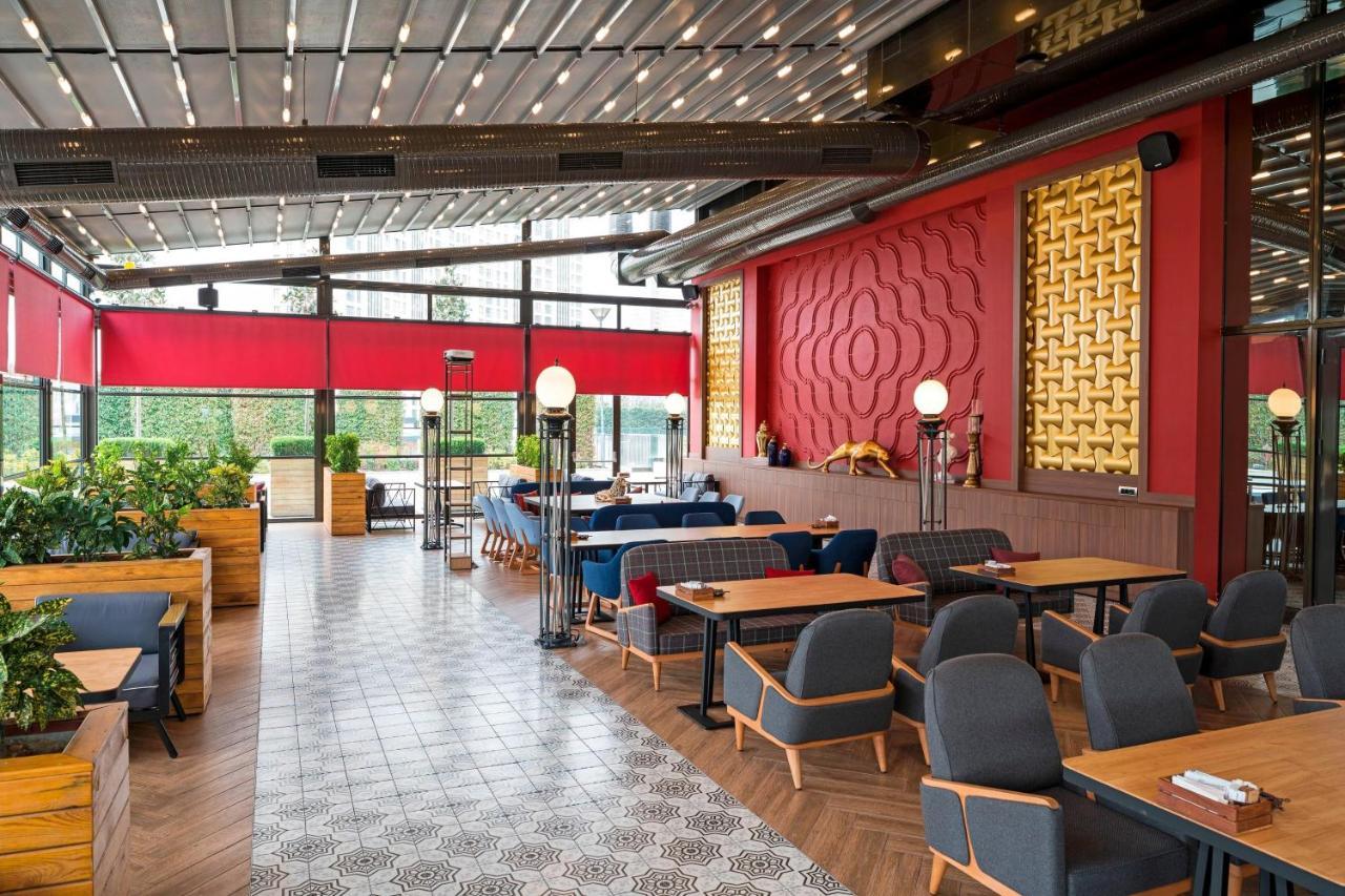 Sheraton Grand Istanbul Atasehir Bagian luar foto