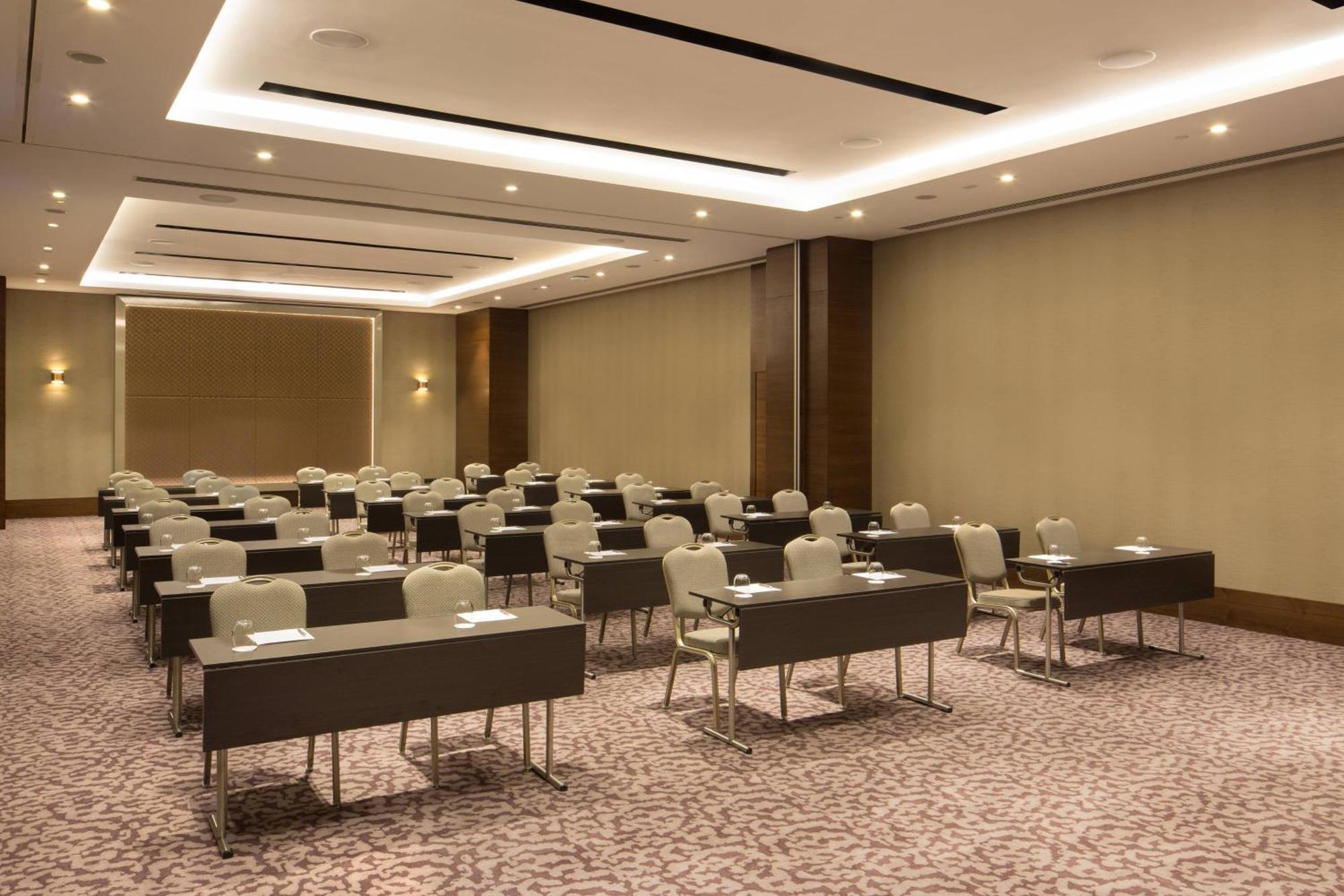 Sheraton Grand Istanbul Atasehir Bagian luar foto