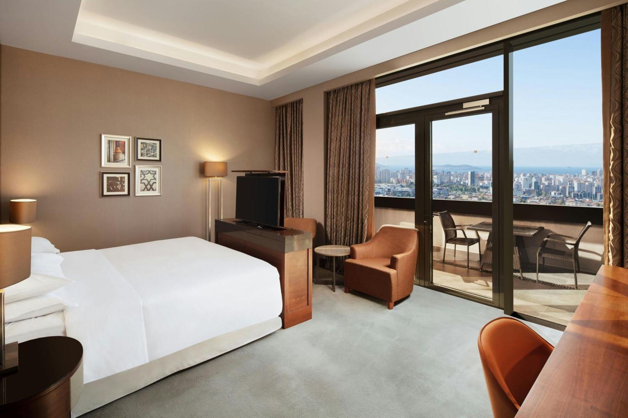 Sheraton Grand Istanbul Atasehir Bagian luar foto