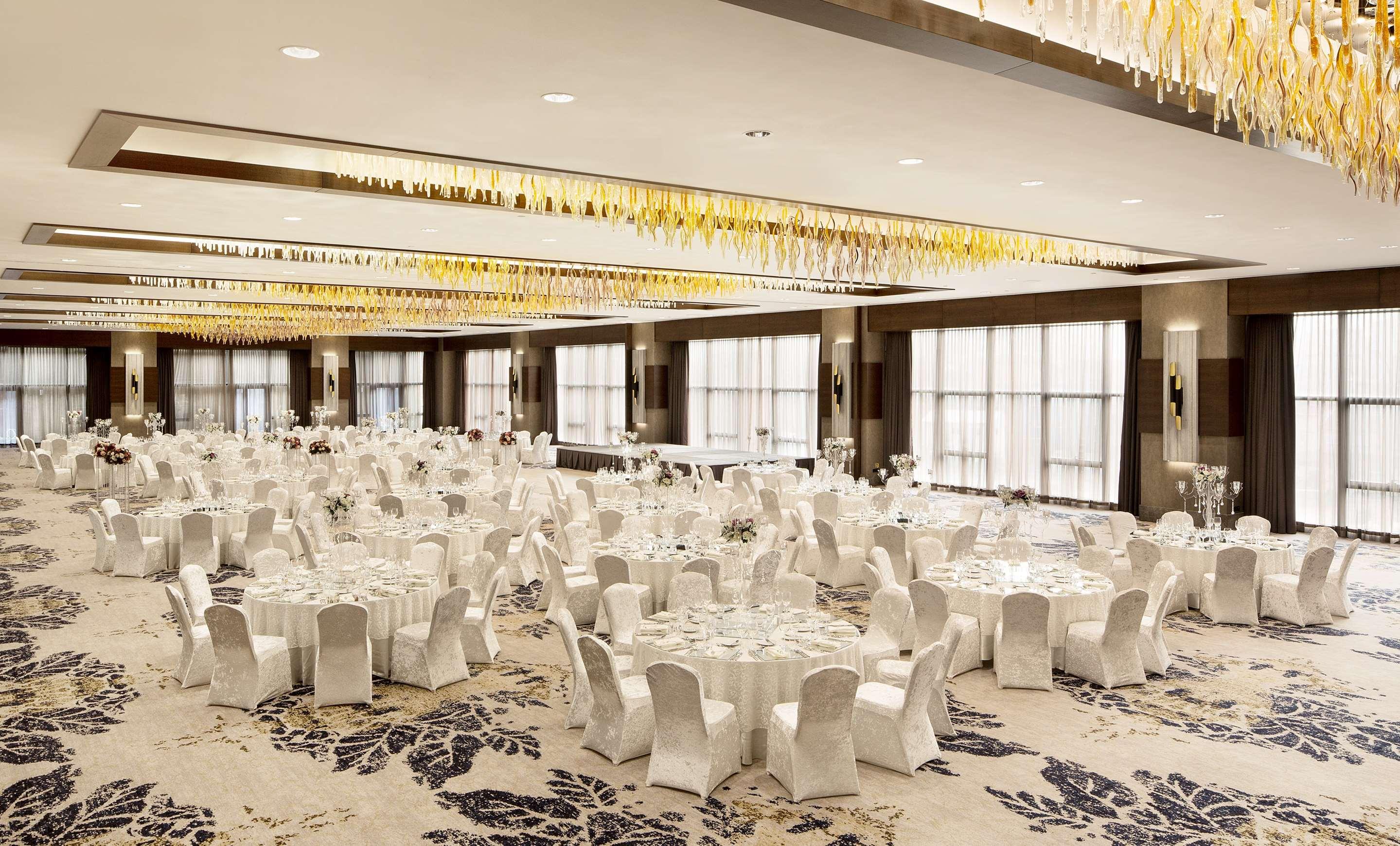 Sheraton Grand Istanbul Atasehir Bagian luar foto